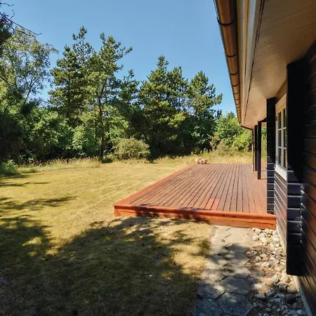 Three-bedroom Holiday In *